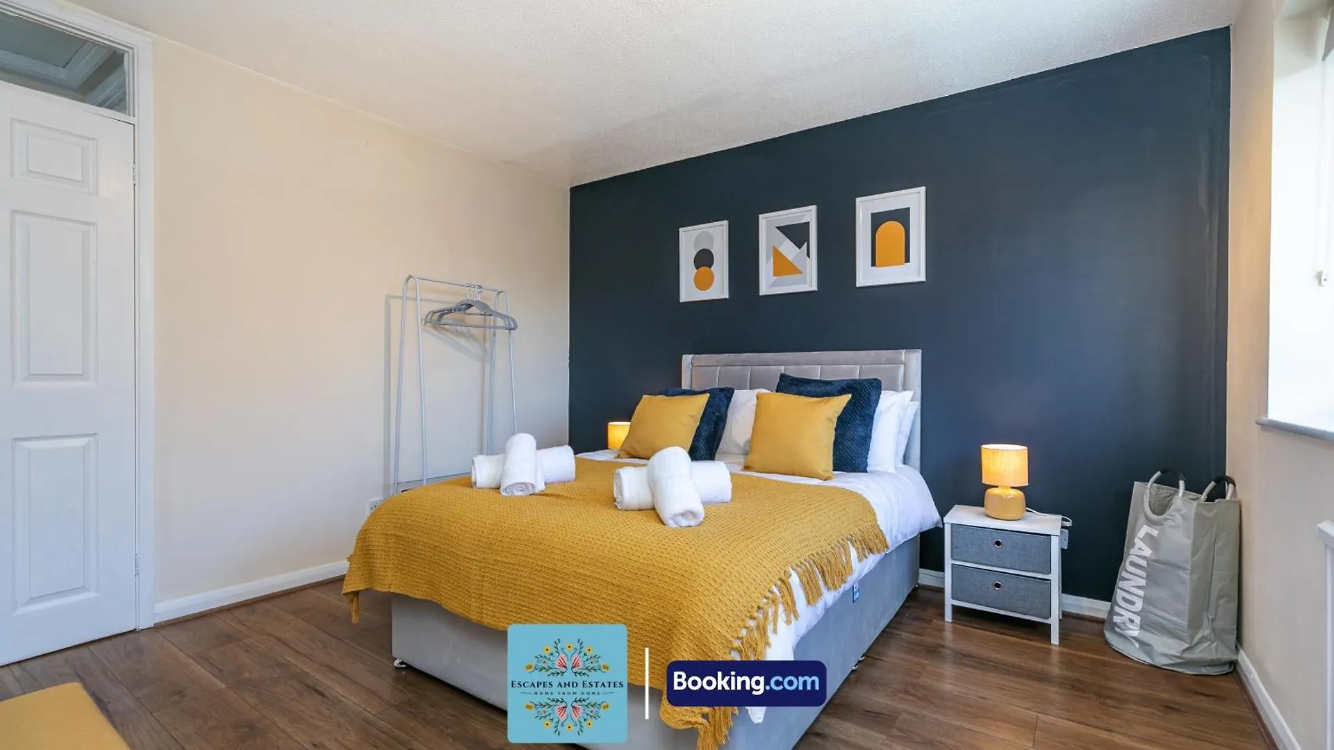 Charming 2-Bedroom House At Escape & Estates Short Lets & Serviced Accommodation Uxbridge With Private Garden & Parking Hillingdon 0*,